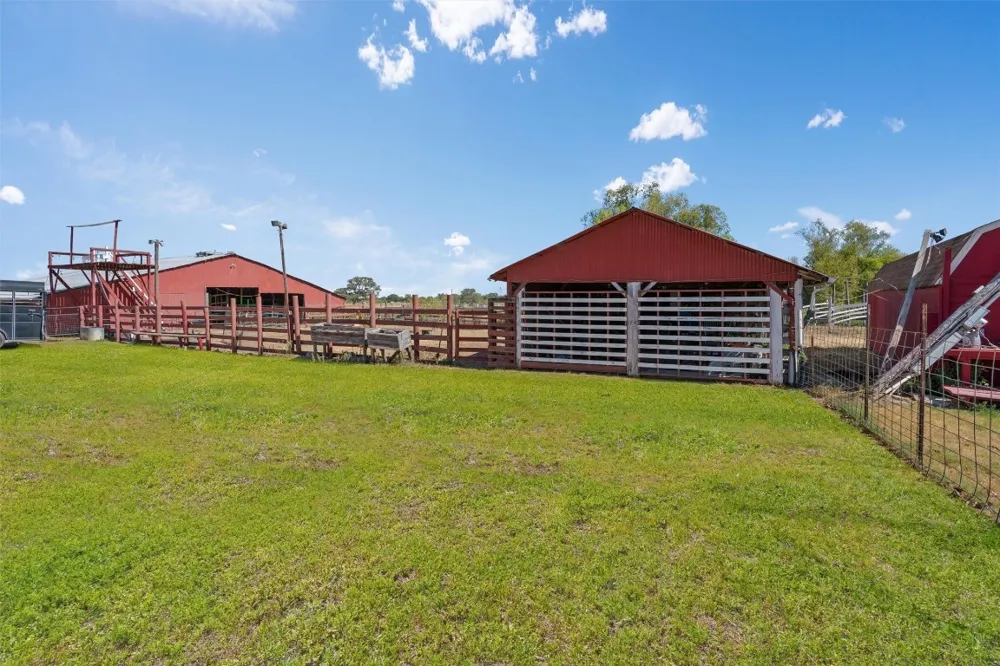 323 County Road 450 Thorndale, TX 76577