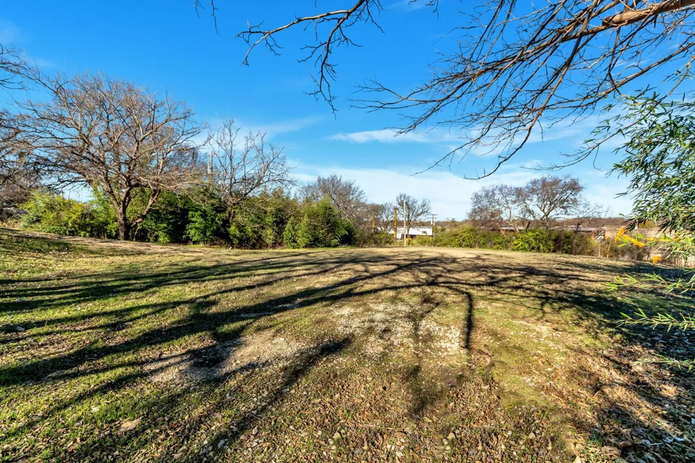 6712 Azle Avenue Lake Worth, TX 76135