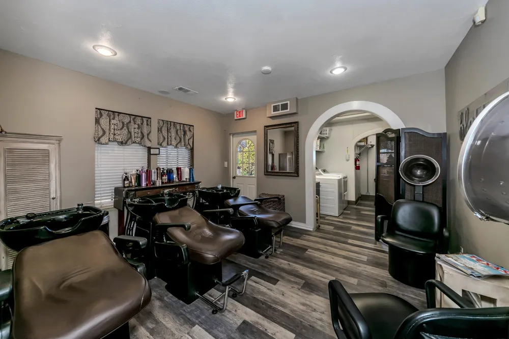 6712 Azle Avenue Lake Worth, TX 76135