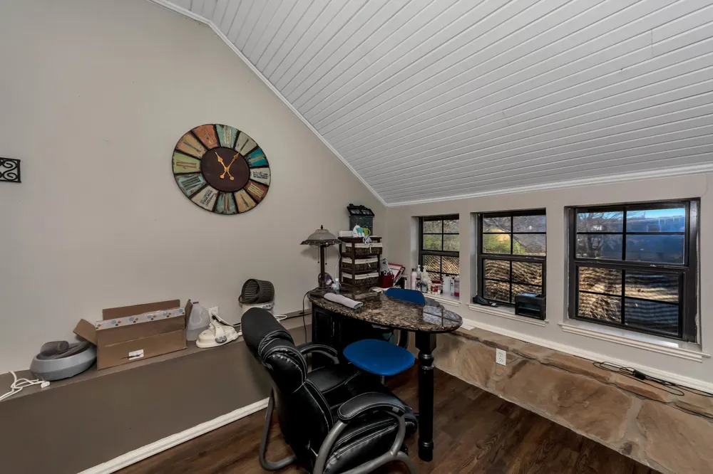 6712 Azle Avenue Lake Worth, TX 76135
