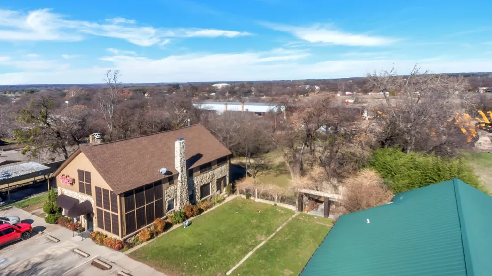 6712 Azle Avenue Lake Worth, TX 76135
