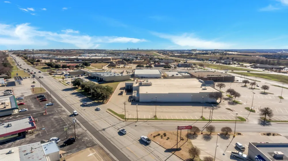 6712 Azle Avenue Lake Worth, TX 76135