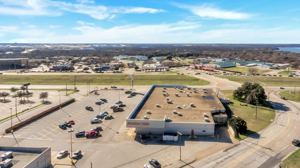 6712 Azle Avenue Lake Worth, TX 76135