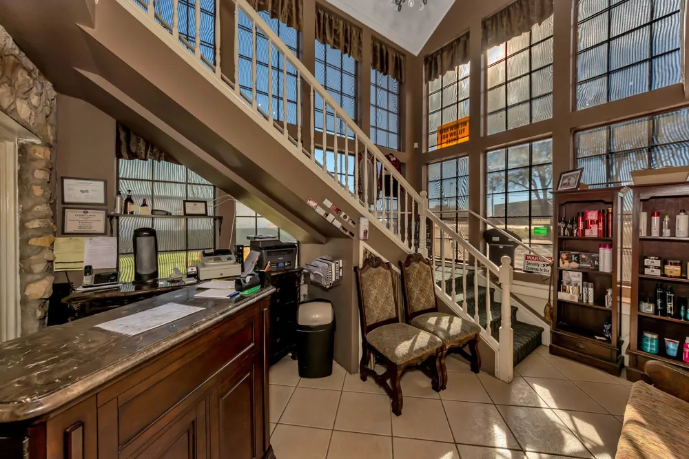 6712 Azle Avenue Lake Worth, TX 76135
