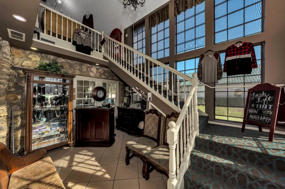 6712 Azle Avenue Lake Worth, TX 76135