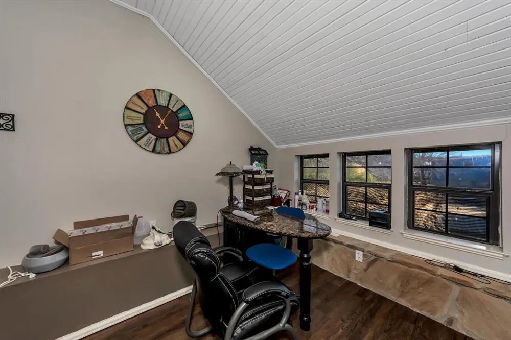 6712 Azle Avenue Lake Worth, TX 76135