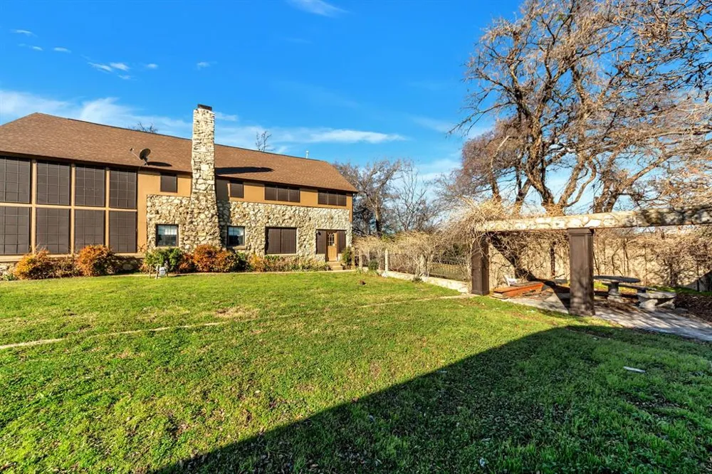 6712 Azle Avenue Lake Worth, TX 76135