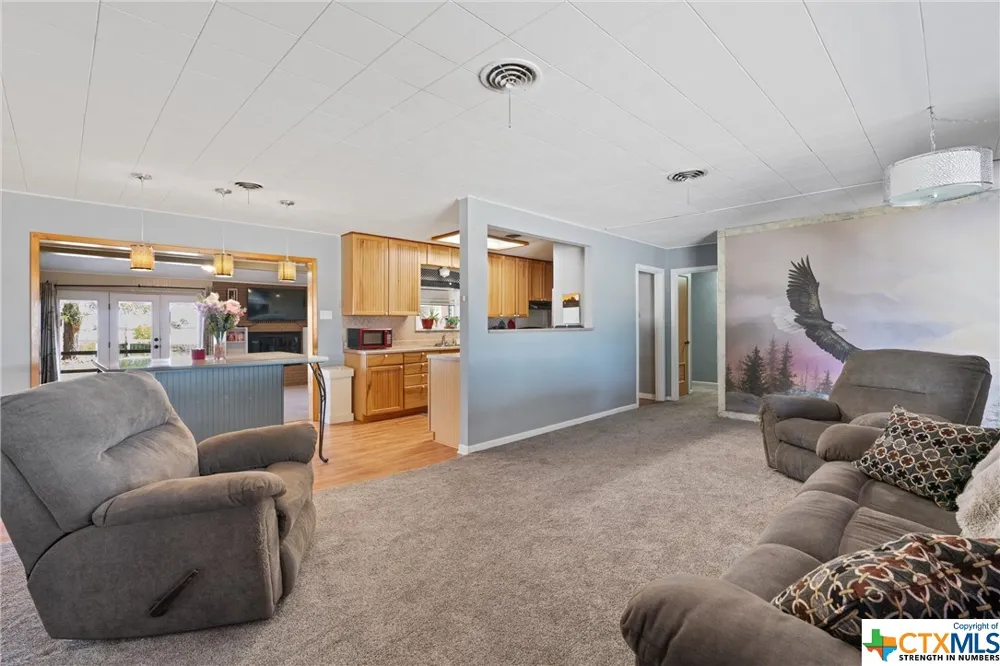 323 County Road 450 Thorndale, TX 76577