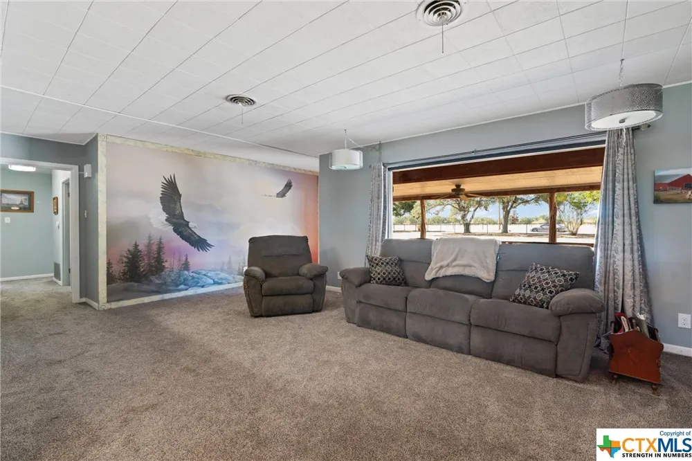 323 County Road 450 Thorndale, TX 76577