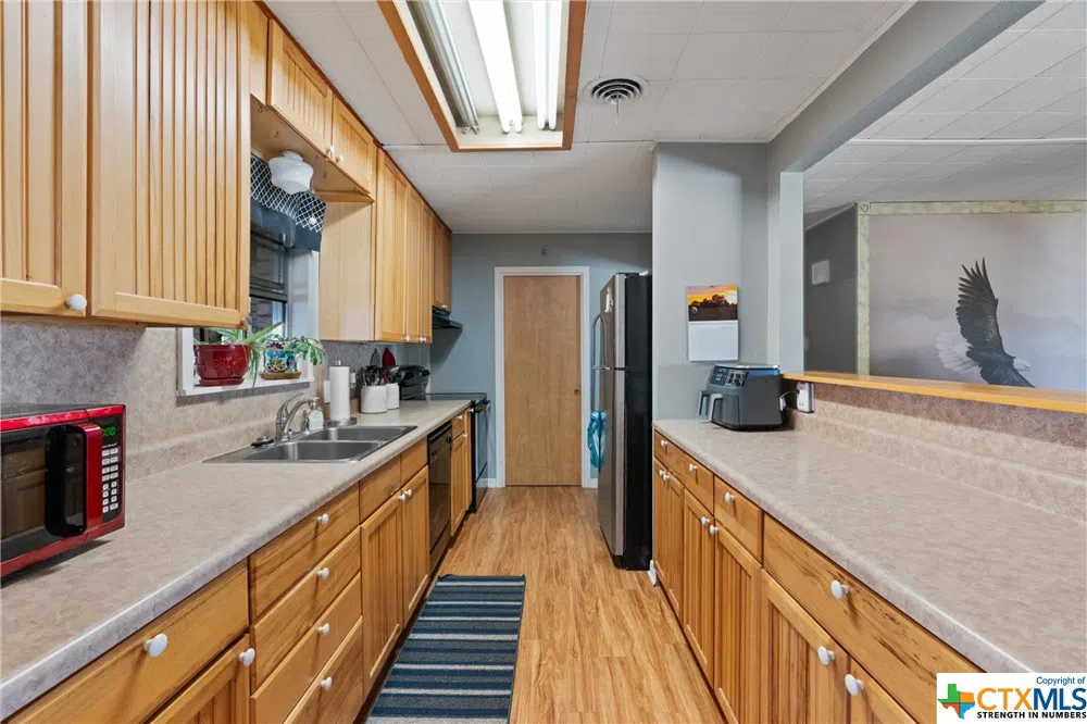 323 County Road 450 Thorndale, TX 76577