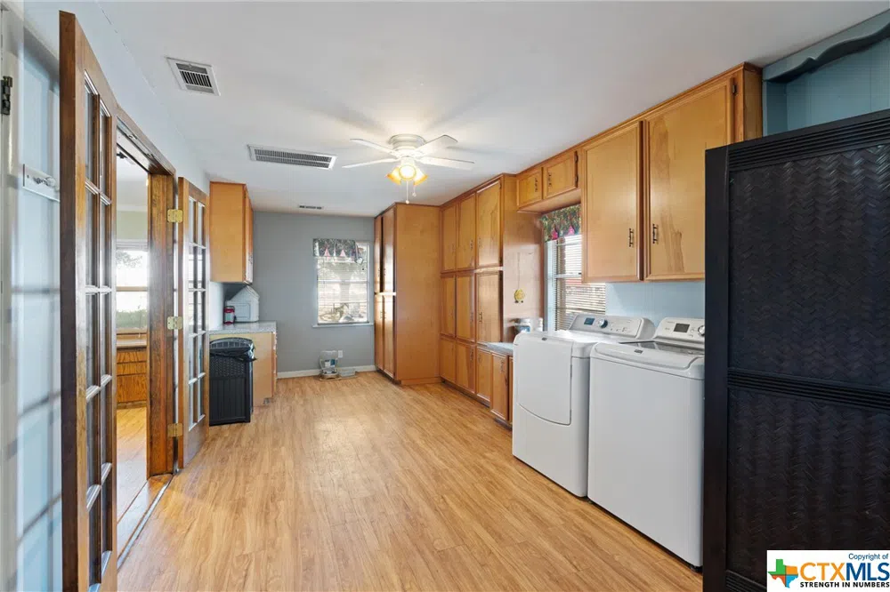 323 County Road 450 Thorndale, TX 76577