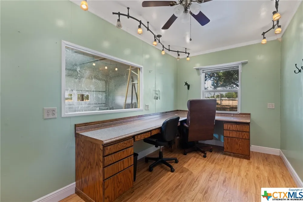 323 County Road 450 Thorndale, TX 76577