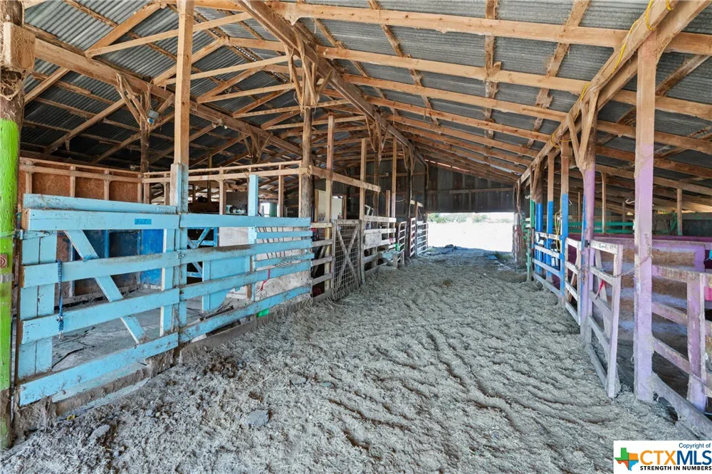 323 County Road 450 Thorndale, TX 76577