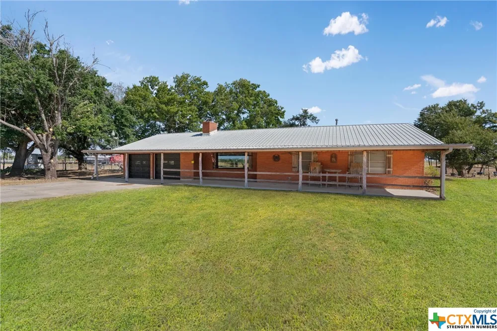 323 County Road 450 Thorndale, TX 76577