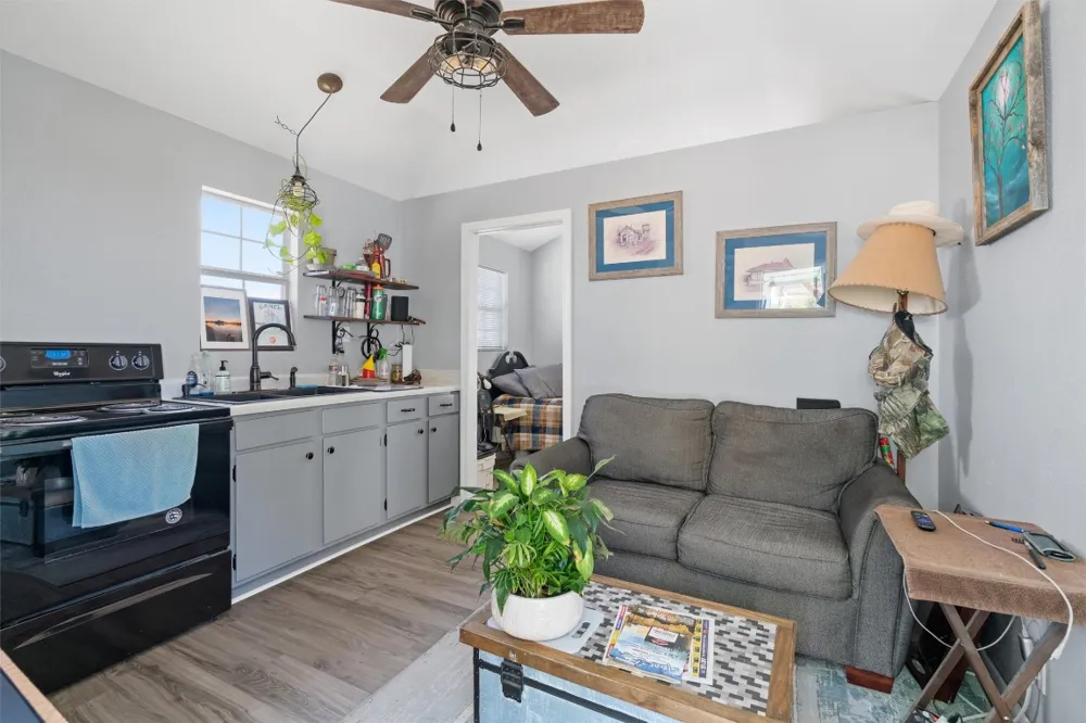 459 County Road 450 Thorndale, TX 76577