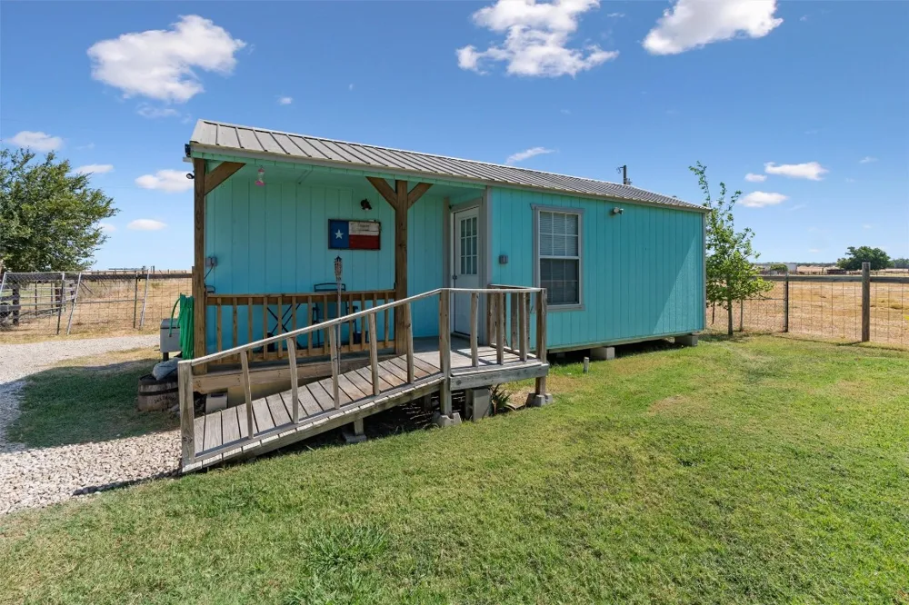 459 County Road 450 Thorndale, TX 76577