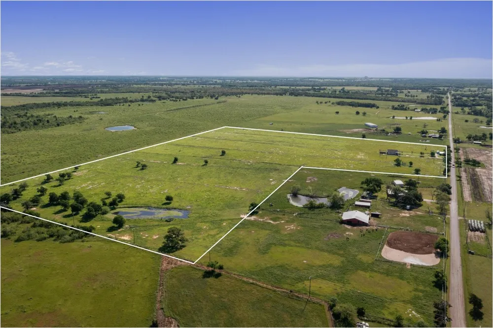 459 County Road 450 Thorndale, TX 76577