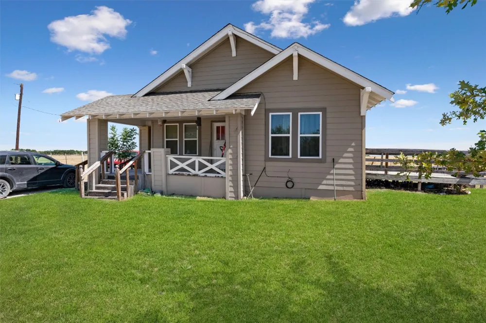 459 County Road 450 Thorndale, TX 76577