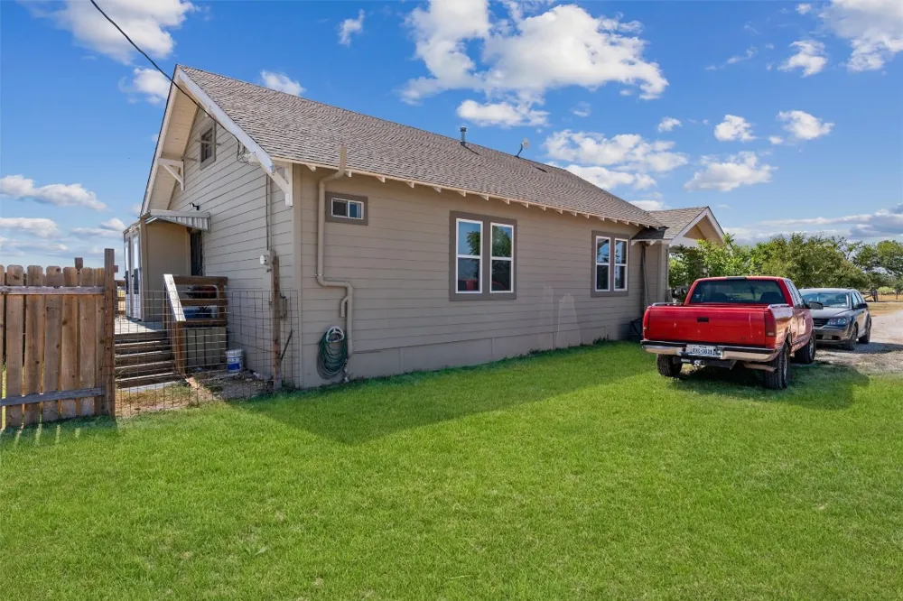 459 County Road 450 Thorndale, TX 76577