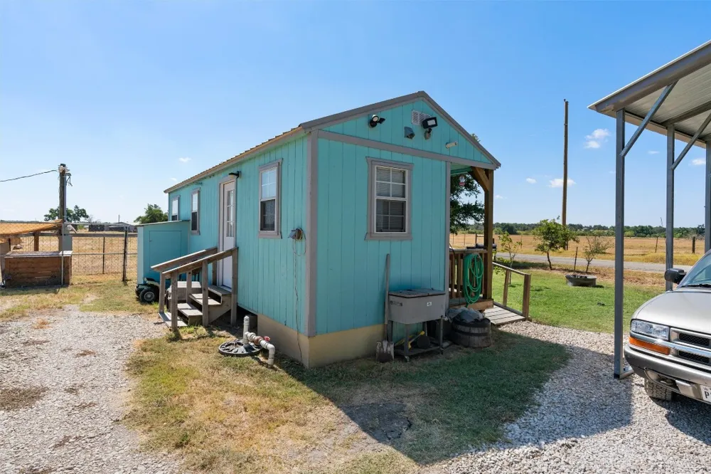 459 County Road 450 Thorndale, TX 76577