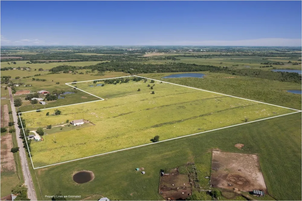 459 County Road 450 Thorndale, TX 76577