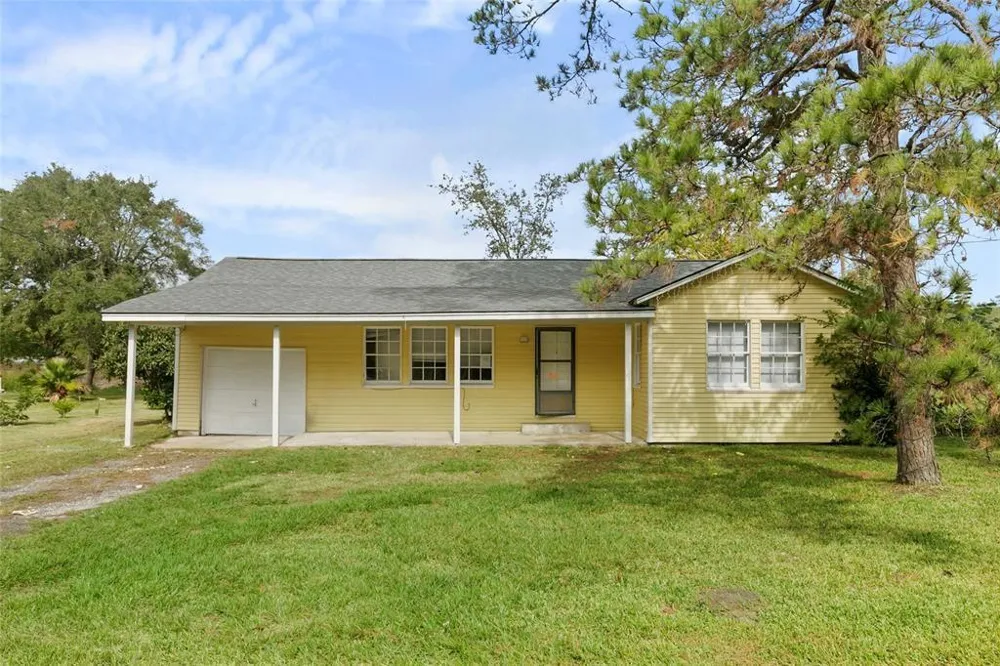 8304 Neville Avenue Hitchcock, TX 77563