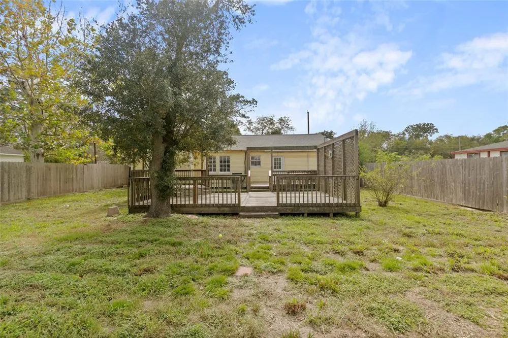 8304 Neville Avenue Hitchcock, TX 77563