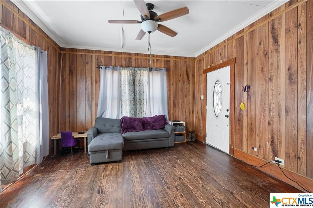 459 County Road 450 Thorndale, TX 76577