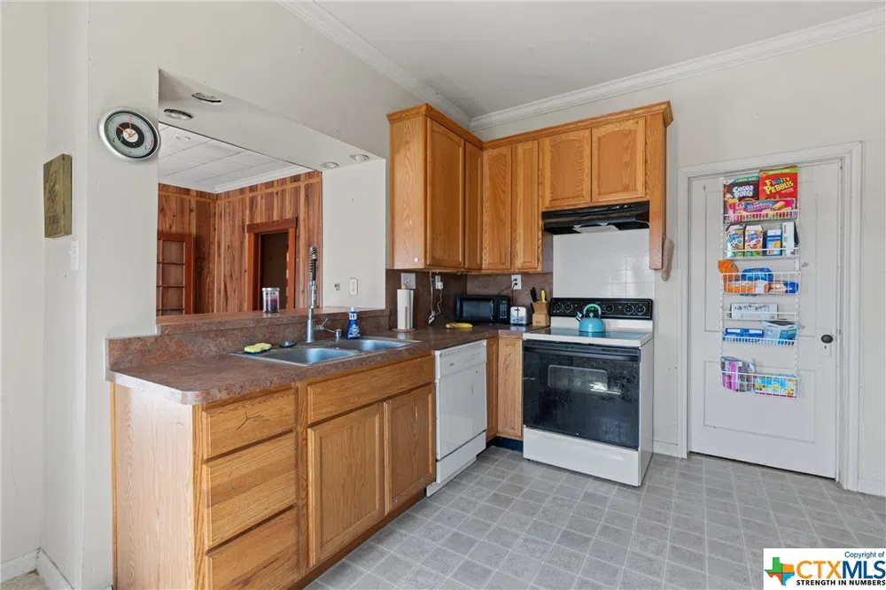 459 County Road 450 Thorndale, TX 76577