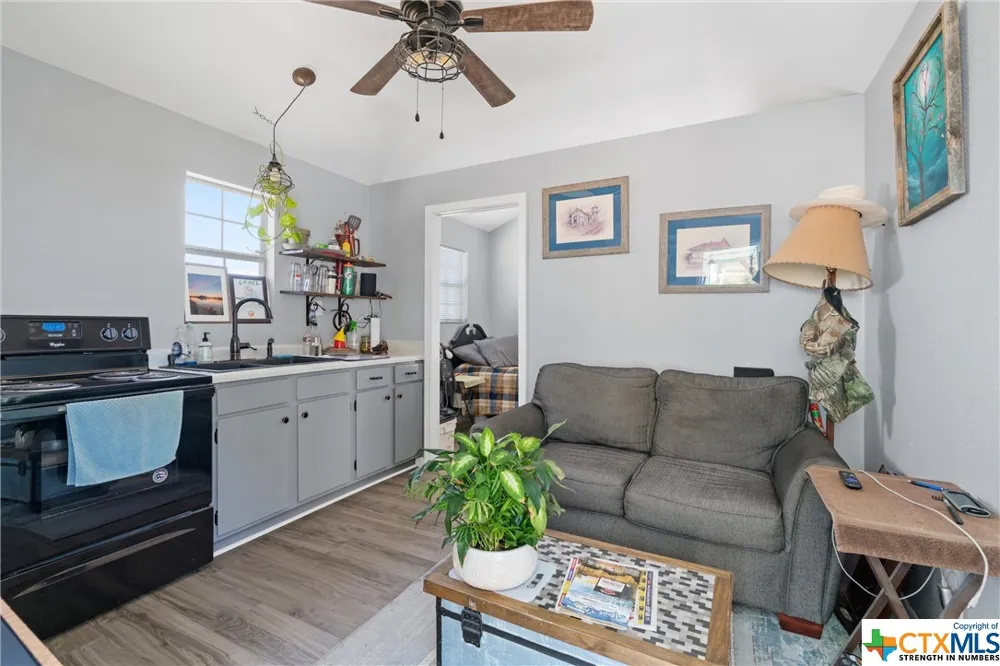 459 County Road 450 Thorndale, TX 76577