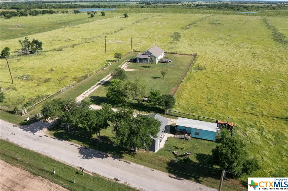 459 County Road 450 Thorndale, TX 76577