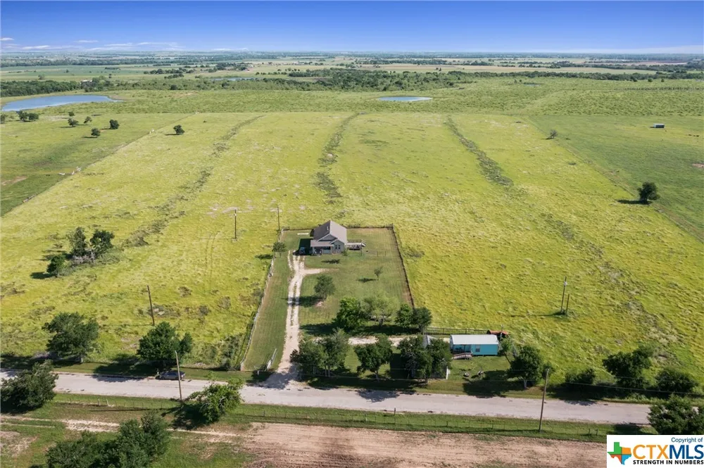 459 County Road 450 Thorndale, TX 76577