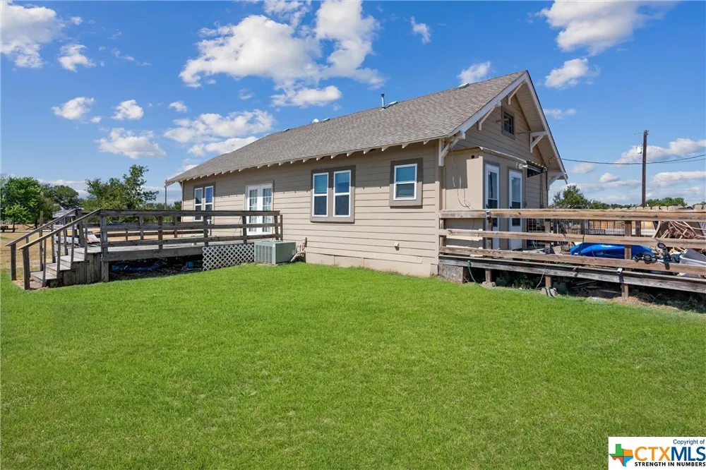 459 County Road 450 Thorndale, TX 76577