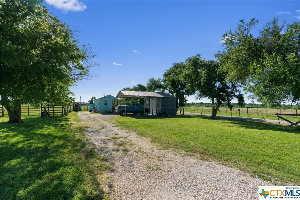 459 County Road 450 Thorndale, TX 76577