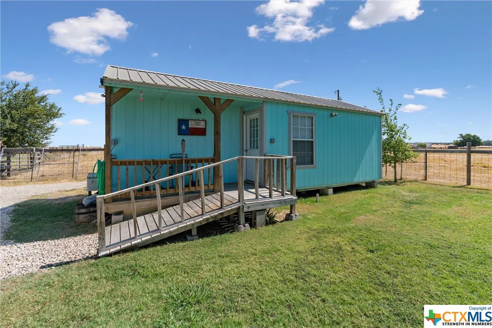 459 County Road 450 Thorndale, TX 76577