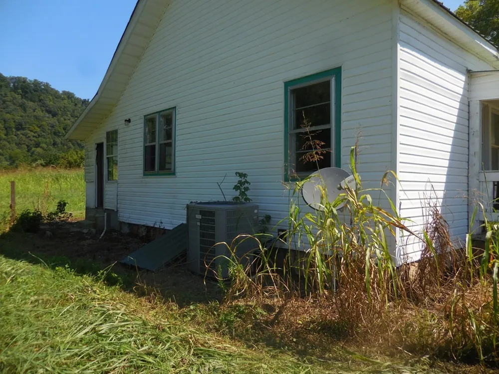 12493 Dodson Branch Gainesboro, TN 38562