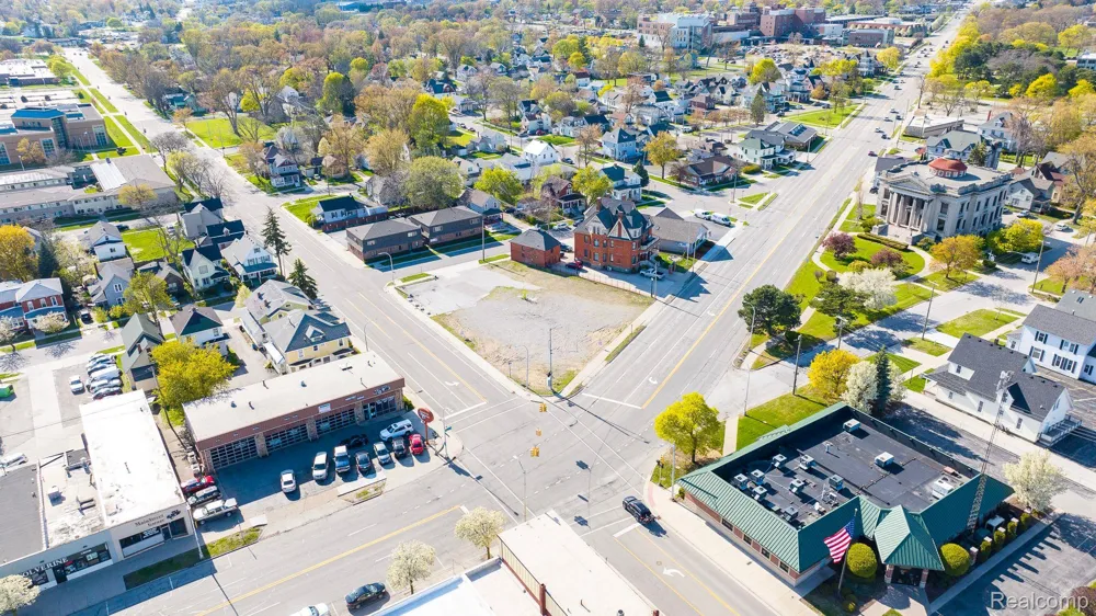 805 PINE GROVE AVENUE Port Huron City, MI 48060