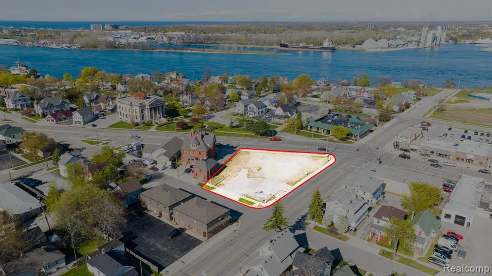 805 PINE GROVE AVENUE Port Huron City, MI 48060