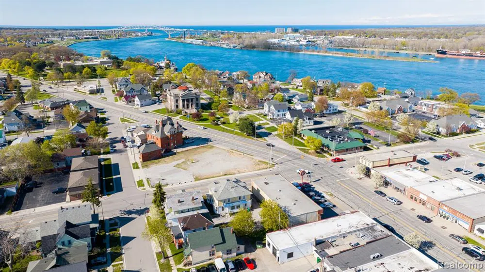 805 PINE GROVE AVENUE Port Huron City, MI 48060