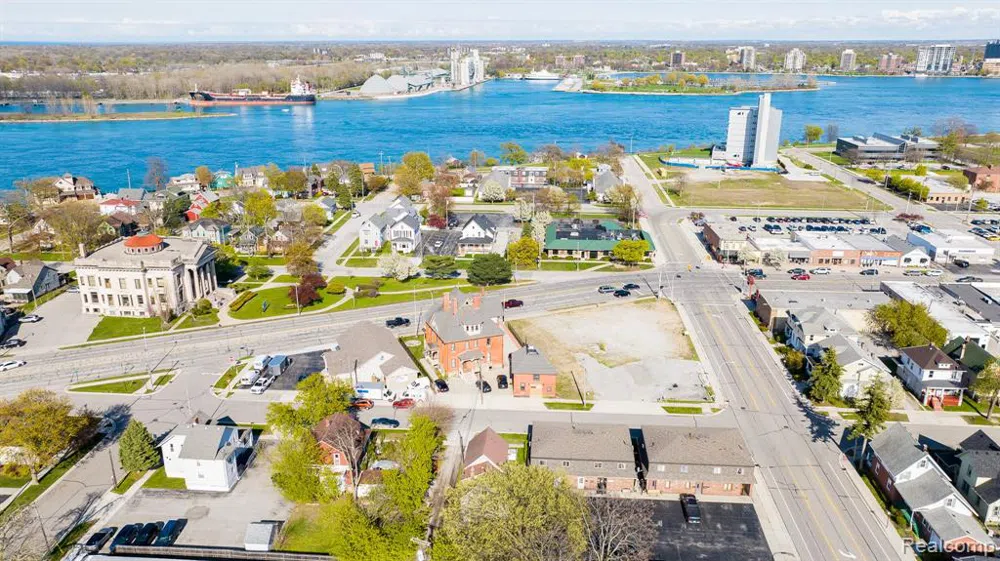 805 PINE GROVE AVENUE Port Huron City, MI 48060