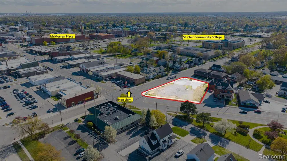 805 PINE GROVE AVENUE Port Huron City, MI 48060