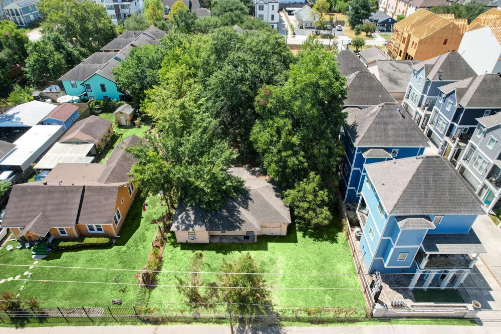 1124 W 23rd Street Houston, TX 77008