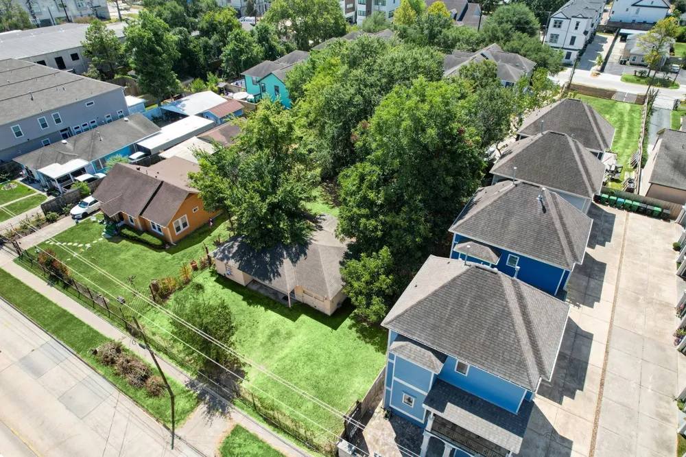 1124 W 23rd Street Houston, TX 77008