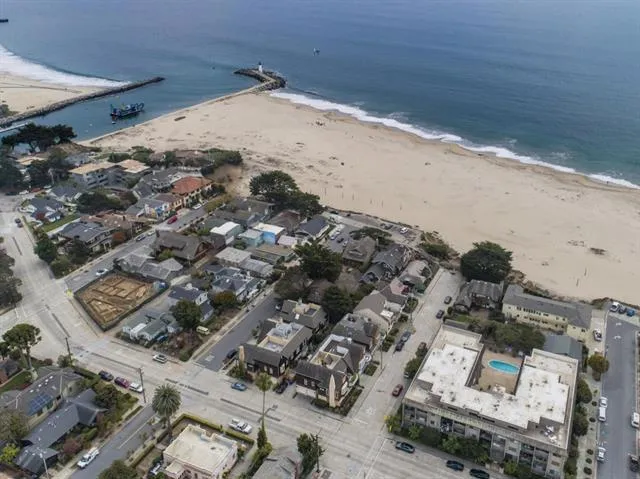 122 2nd Avenue Santa Cruz, CA 95062