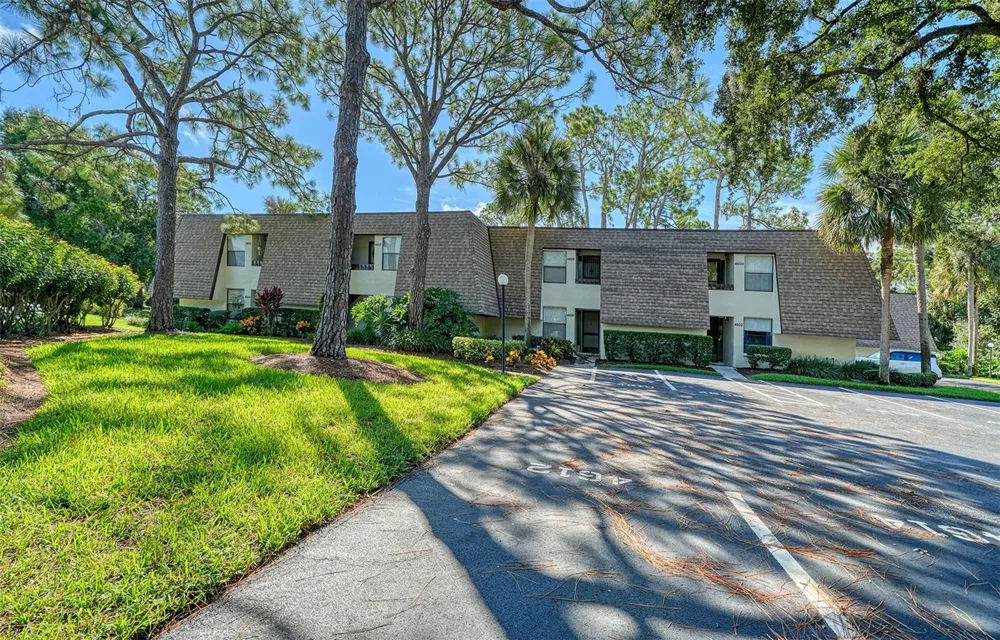4616 RINGWOOD MEADOW #20 Sarasota, FL 34235