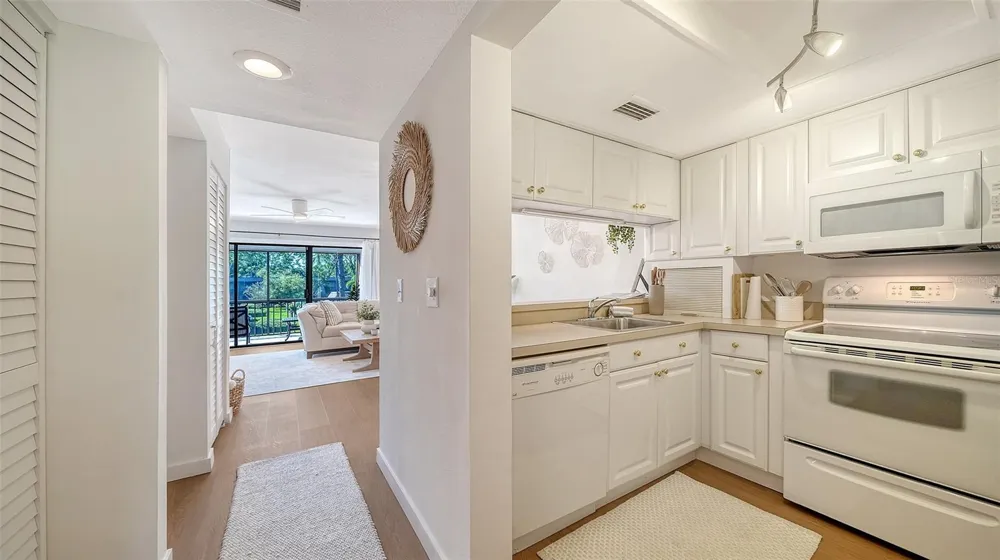 4616 RINGWOOD MEADOW #20 Sarasota, FL 34235