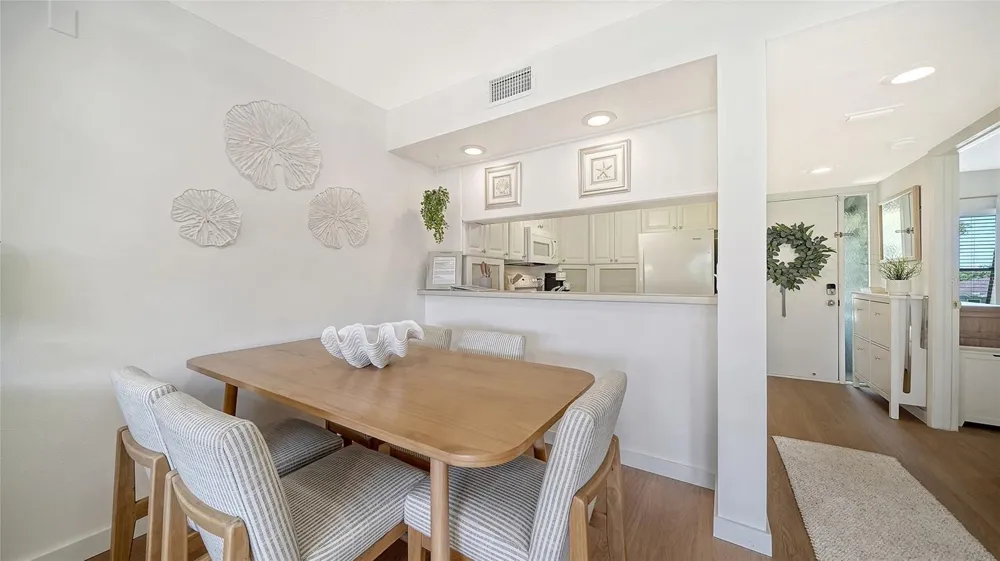 4616 RINGWOOD MEADOW #20 Sarasota, FL 34235