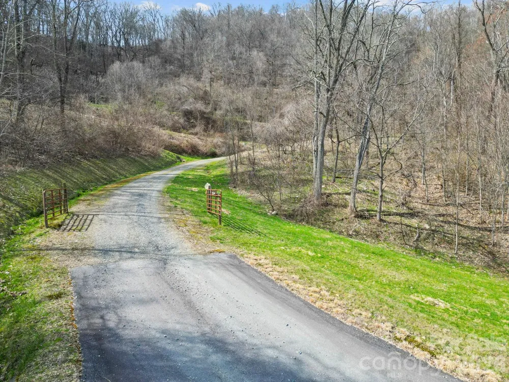 580 Freemont Drive Leicester, NC 28748