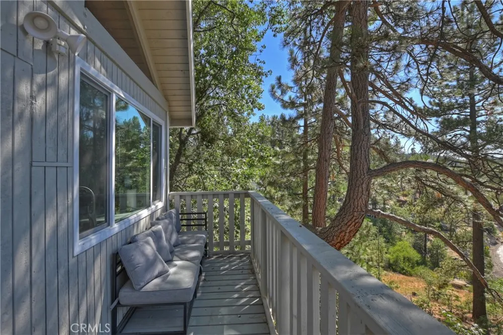 33026 Donner Lane Arrowbear, CA 92382