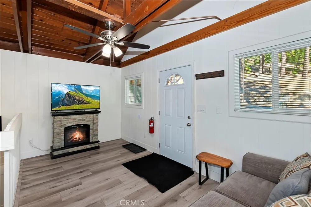 33026 Donner Lane Arrowbear, CA 92382